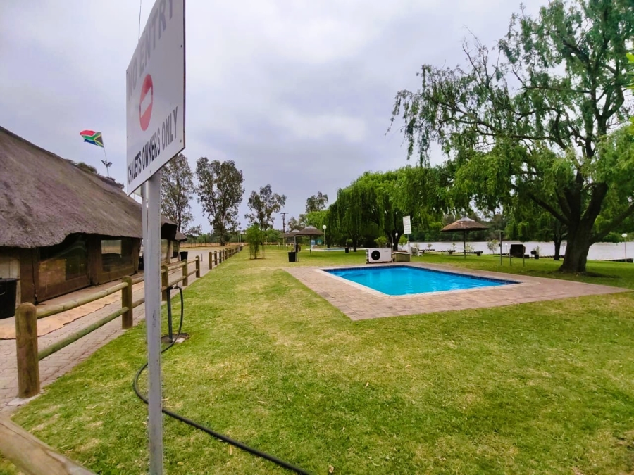 3 Bedroom Property for Sale in Louterwater Free State